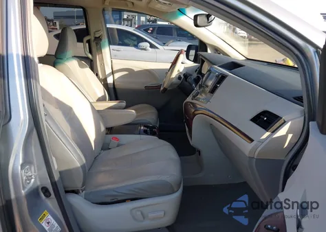 2012 Toyota Sienna Limited V6 7 Passenger z USA, uszkodzony, nr VIN 5TDYK3DC7CS211460